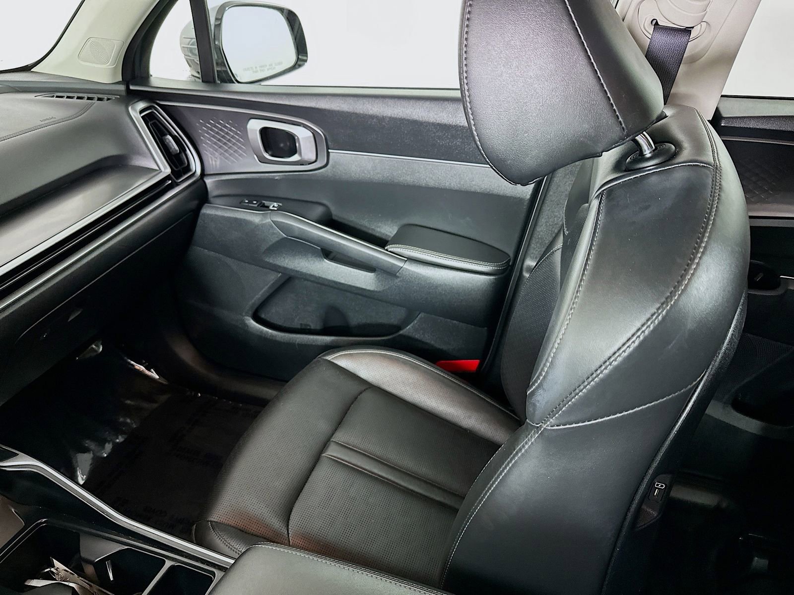 Used 2024 Kia Sorento S image 24