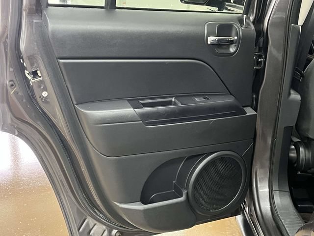Used 2016 Jeep Patriot Latitude FWD image 18
