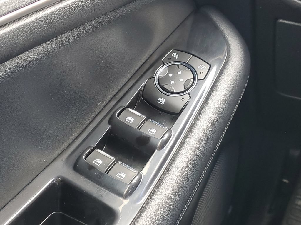 Used 2016 Ford Edge SEL w/ Equipment Group 201A AWD/4WD image 16