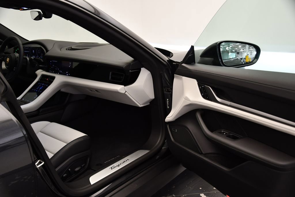 Used 2025 Porsche Taycan image 47