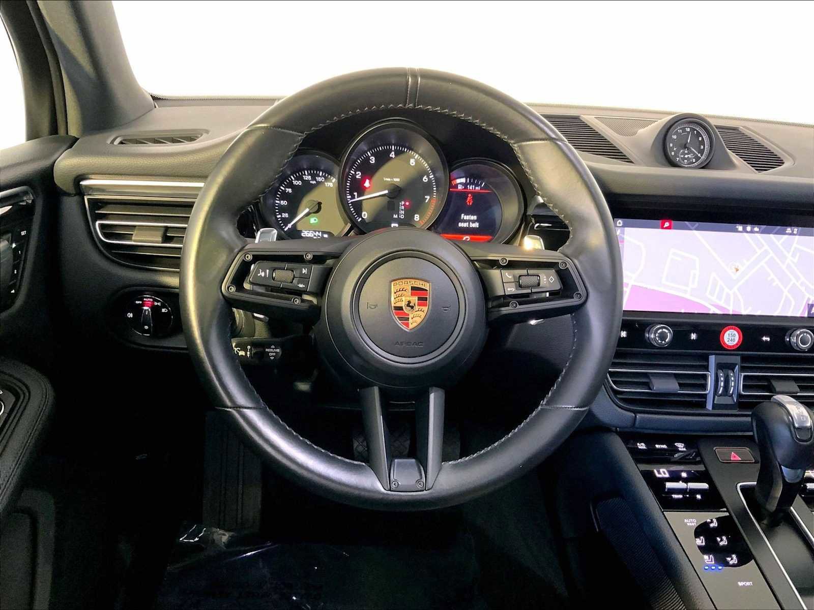 Certified 2023 Porsche Macan AWD/4WD image 15