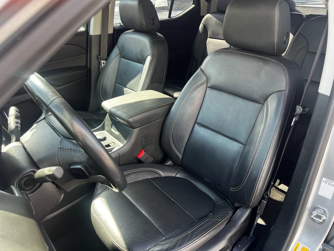 Used 2020 Chevrolet Traverse LT w/ LT Premium Package AWD/4WD image 17