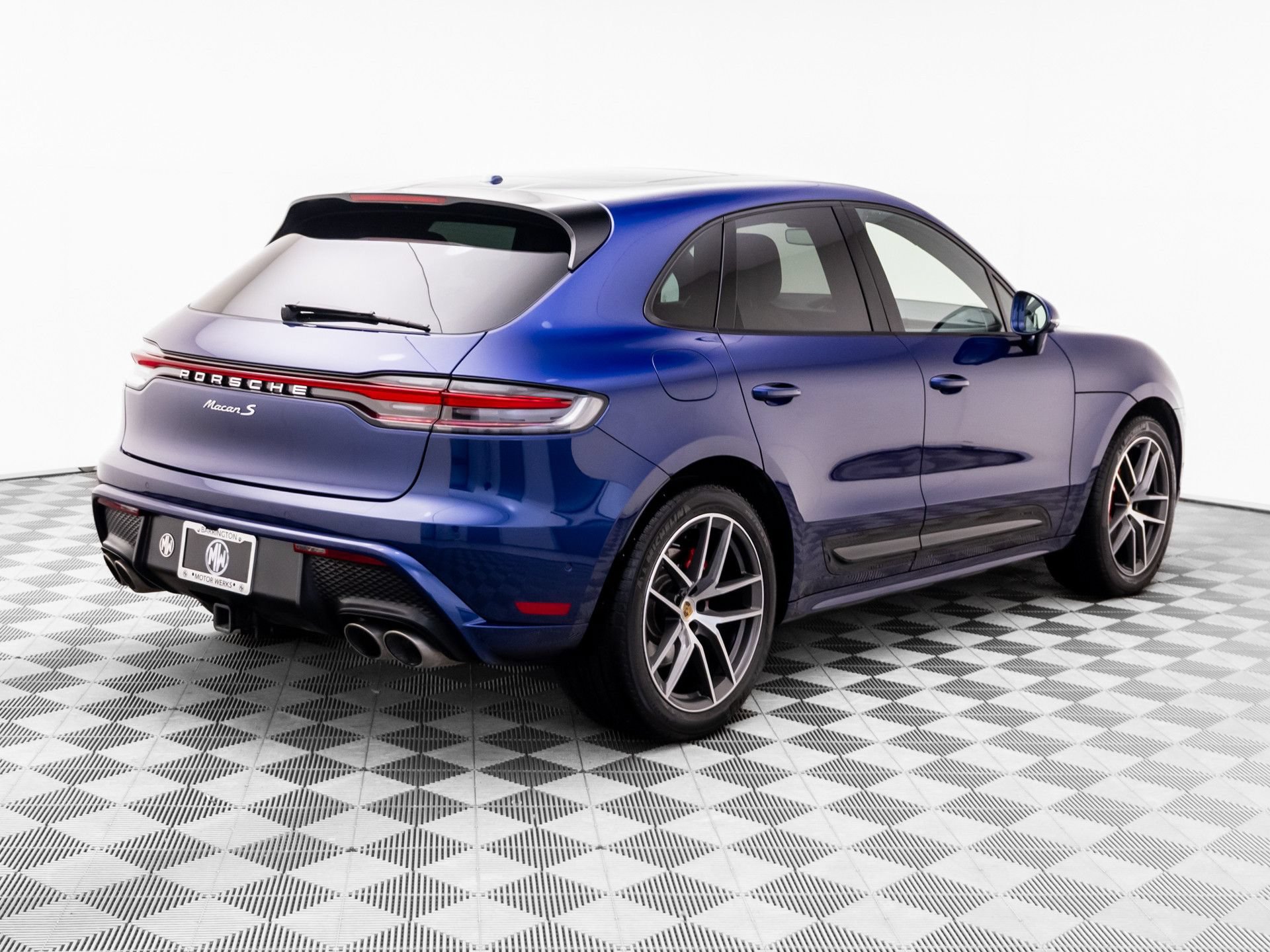 Used 2024 Porsche Macan S AWD/4WD image 8