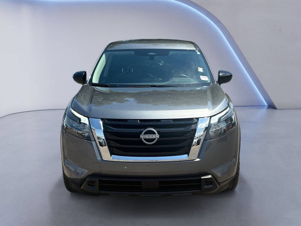 Used 2025 Nissan Pathfinder S FWD image 8