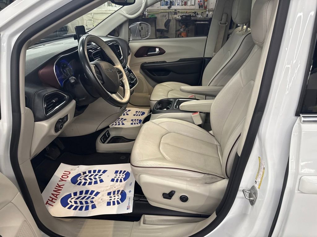 Used 2019 Chrysler Pacifica Limited image 10