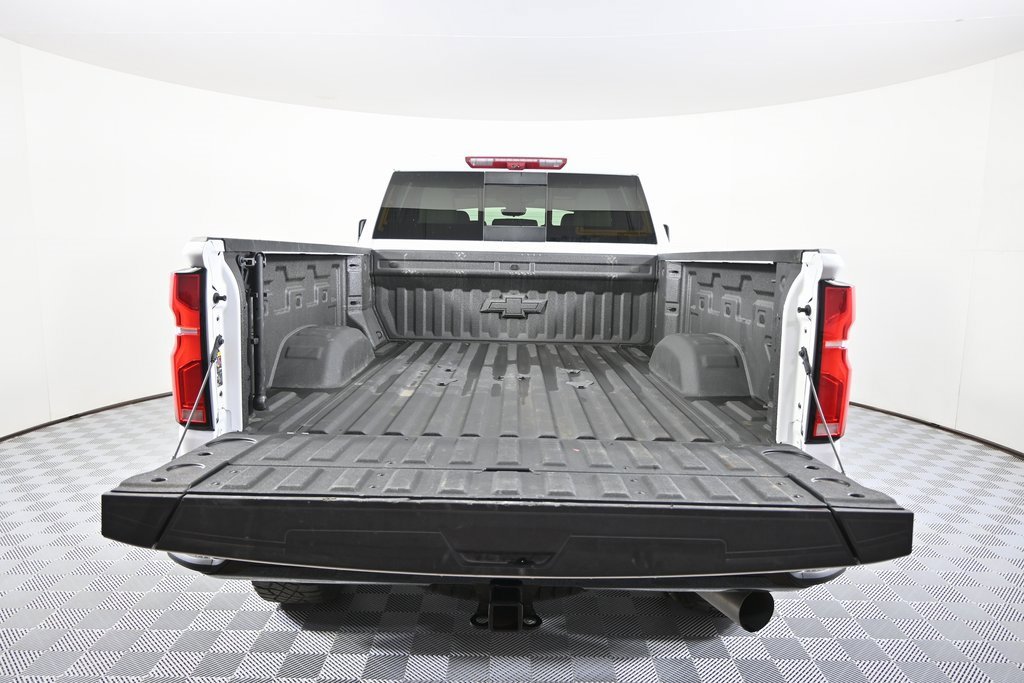Used 2025 Chevrolet Silverado 2500 ZR2 w/ Technology Package image 6