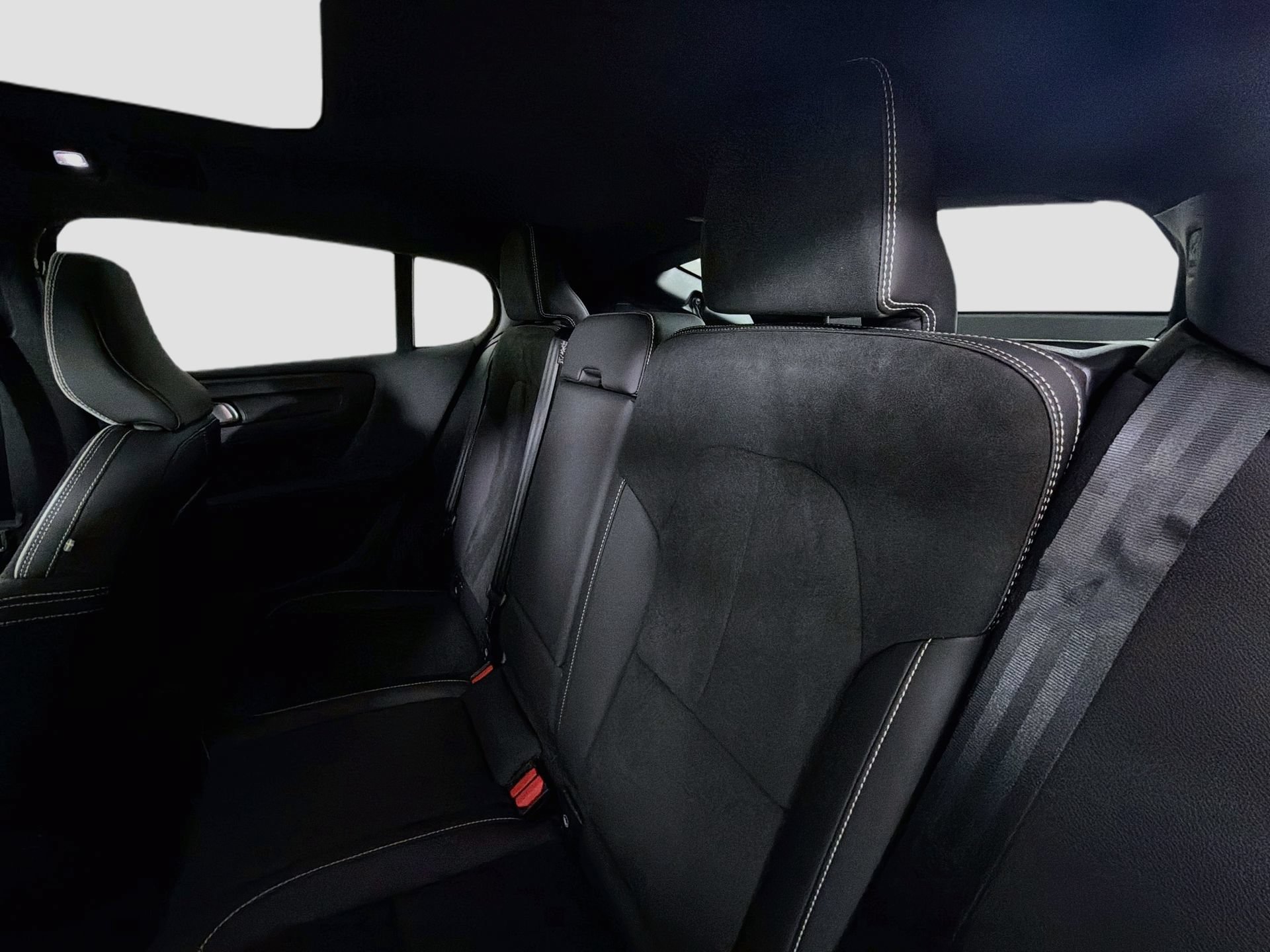 Certified 2023 Volvo C40 P8 Recharge Ultimate w/ Protection Package Premier AWD/4WD image 26