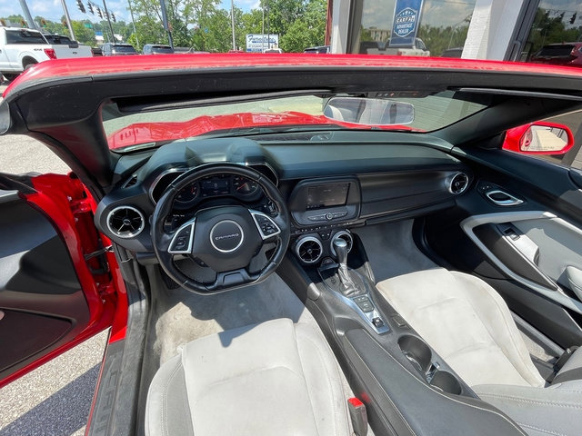 Used 2020 Chevrolet Camaro LT image 16