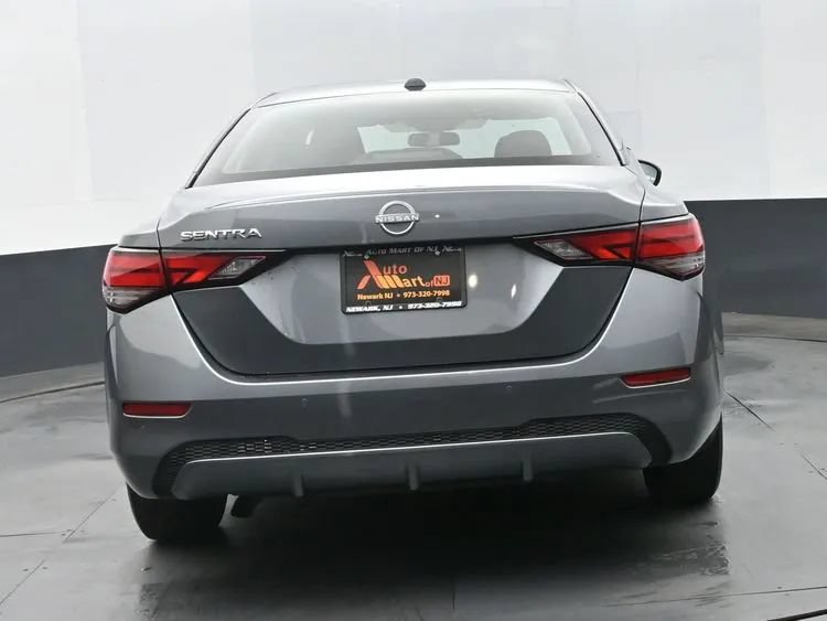 Used 2025 Nissan Sentra SV FWD image 8