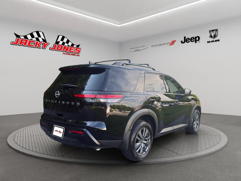 Used 2026 Nissan Pathfinder SV FWD image 10