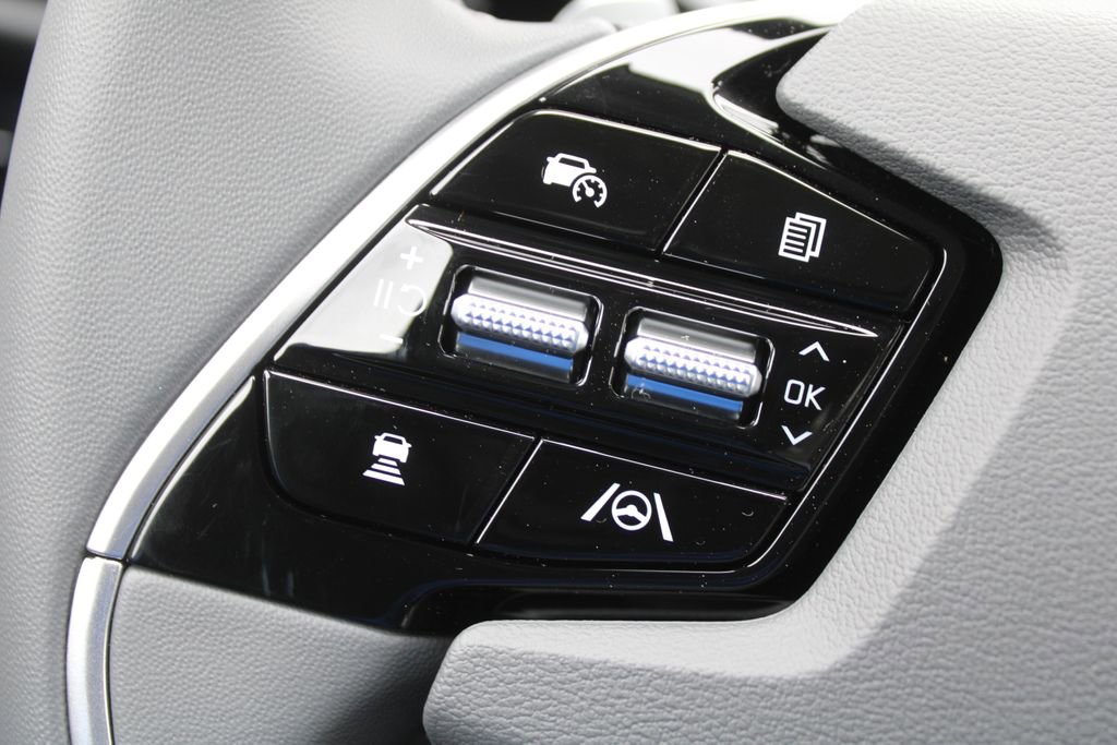 New 2026 Kia Niro EX FWD image 25