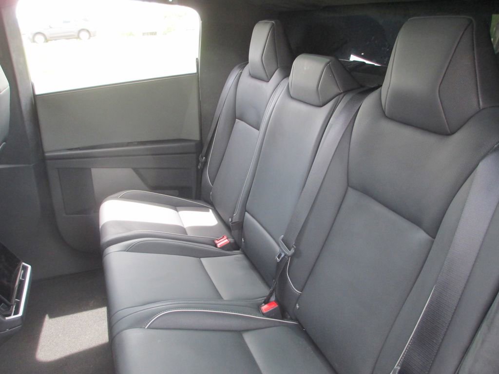 Used 2025 Tesla Cybertruck AWD Crew Cab image 18