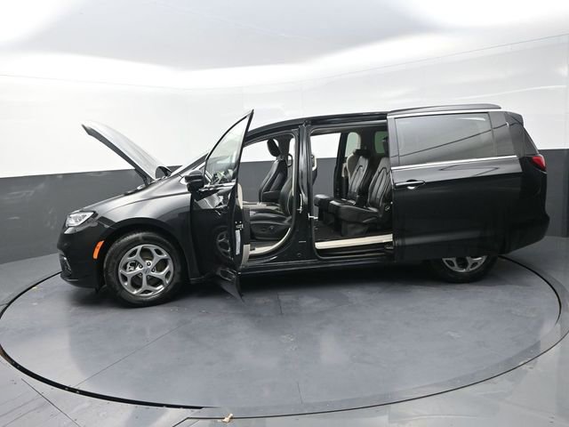 Used 2024 Chrysler Pacifica Limited image 40
