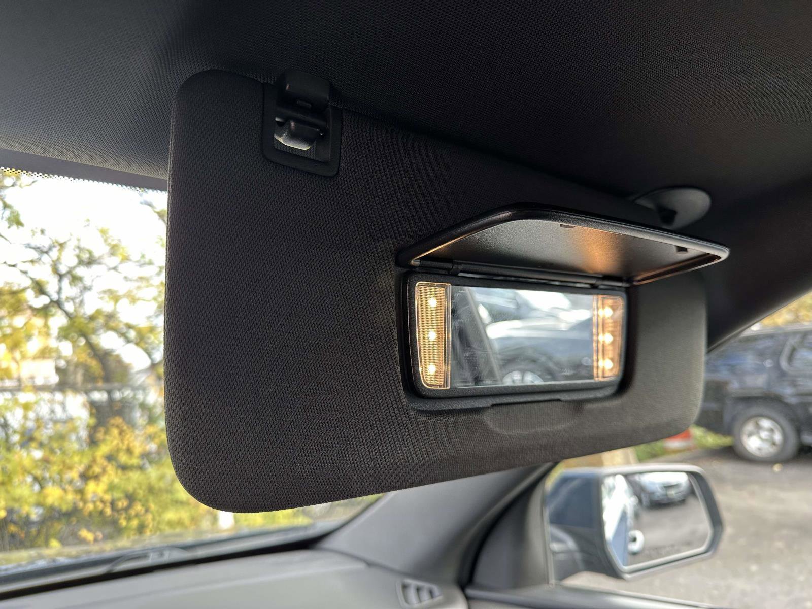 Used 2023 Chevrolet Traverse LT image 35