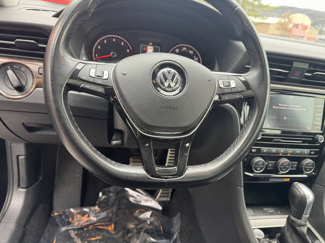 Used 2020 Volkswagen Passat 2.0T SEL FWD image 33