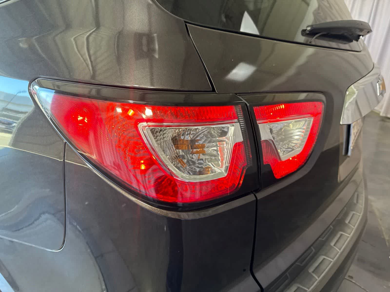 Used 2015 Chevrolet Traverse LT FWD image 11
