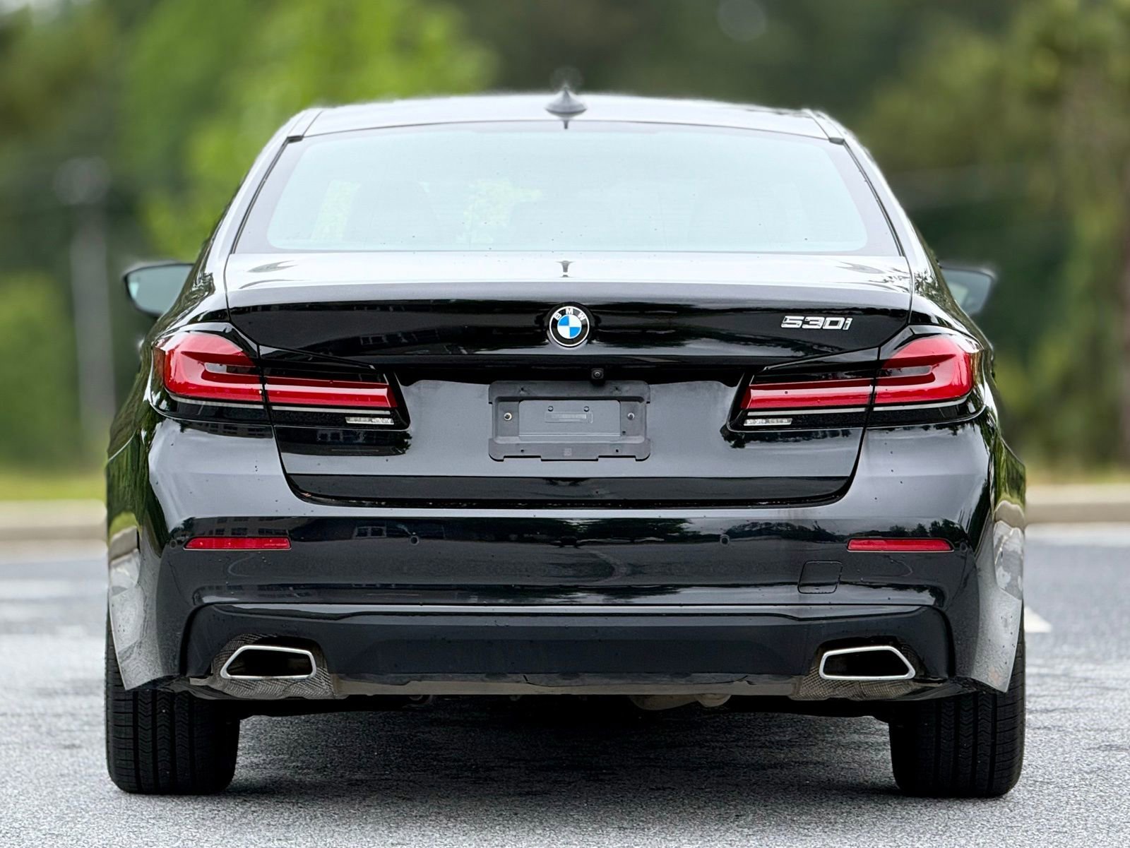 Used 2022 BMW 530i w/ M Sport Package RWD image 6