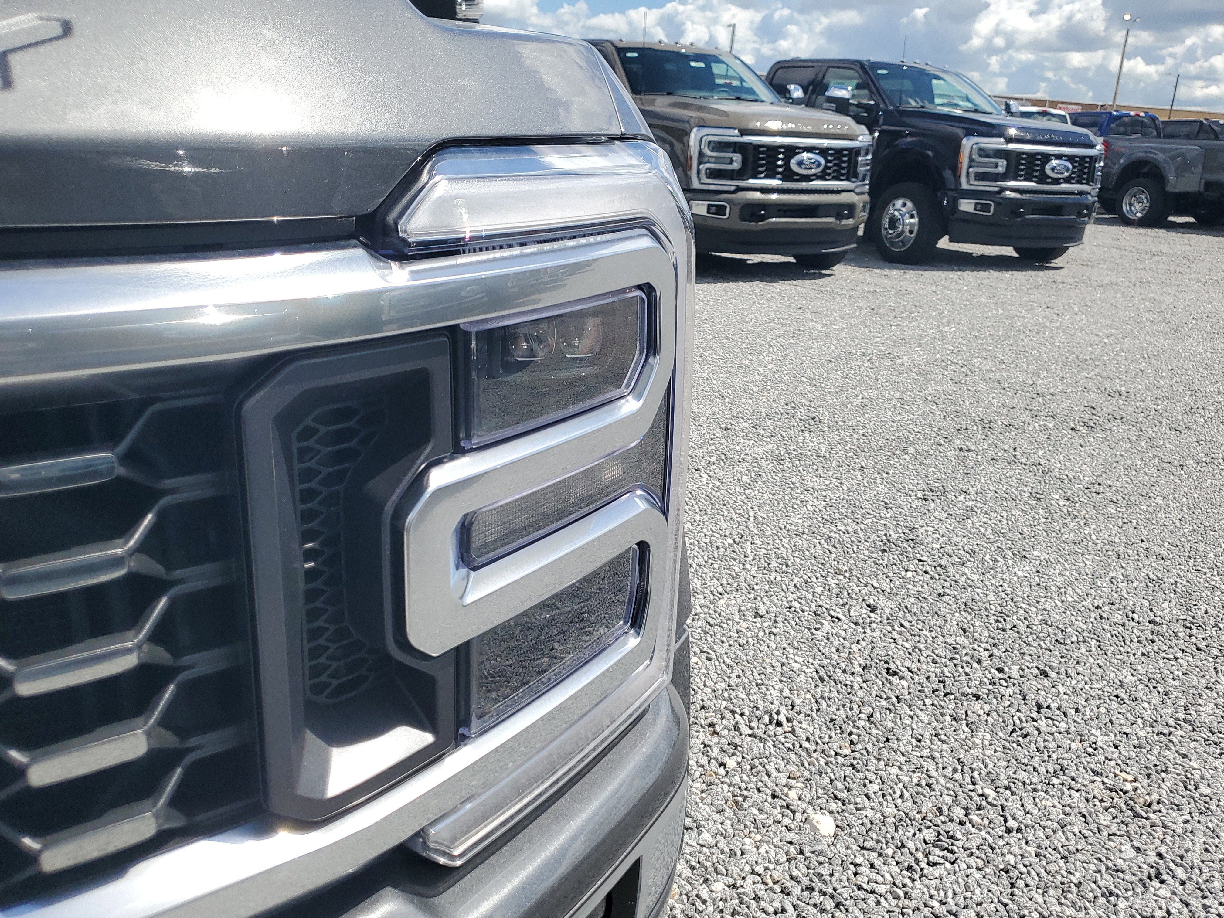 New 2026 Ford F450 Platinum w/ Platinum Plus Package image 4