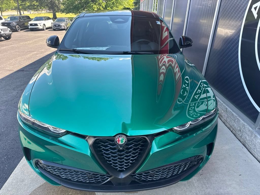 New 2025 Alfa Romeo Tonale AWD/4WD image 9