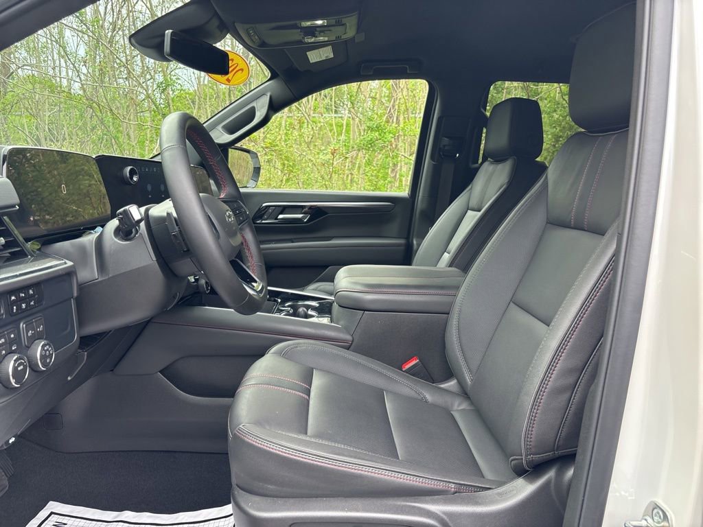 Used 2025 Chevrolet Tahoe RST w/ Comfort Package AWD/4WD image 9