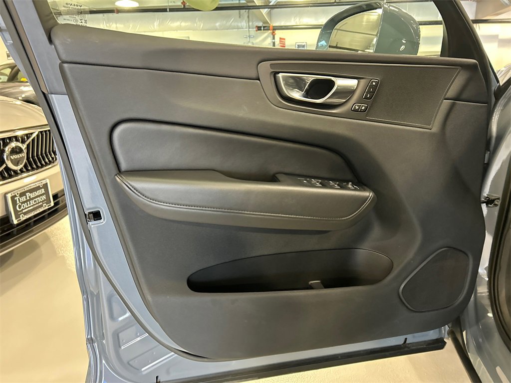 Certified 2023 Volvo XC60 B5 Core w/ Climate Package image 9