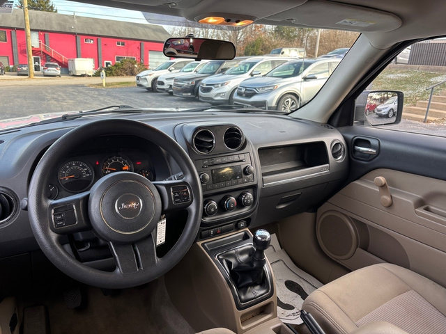 Used 2014 Jeep Patriot Sport image 13