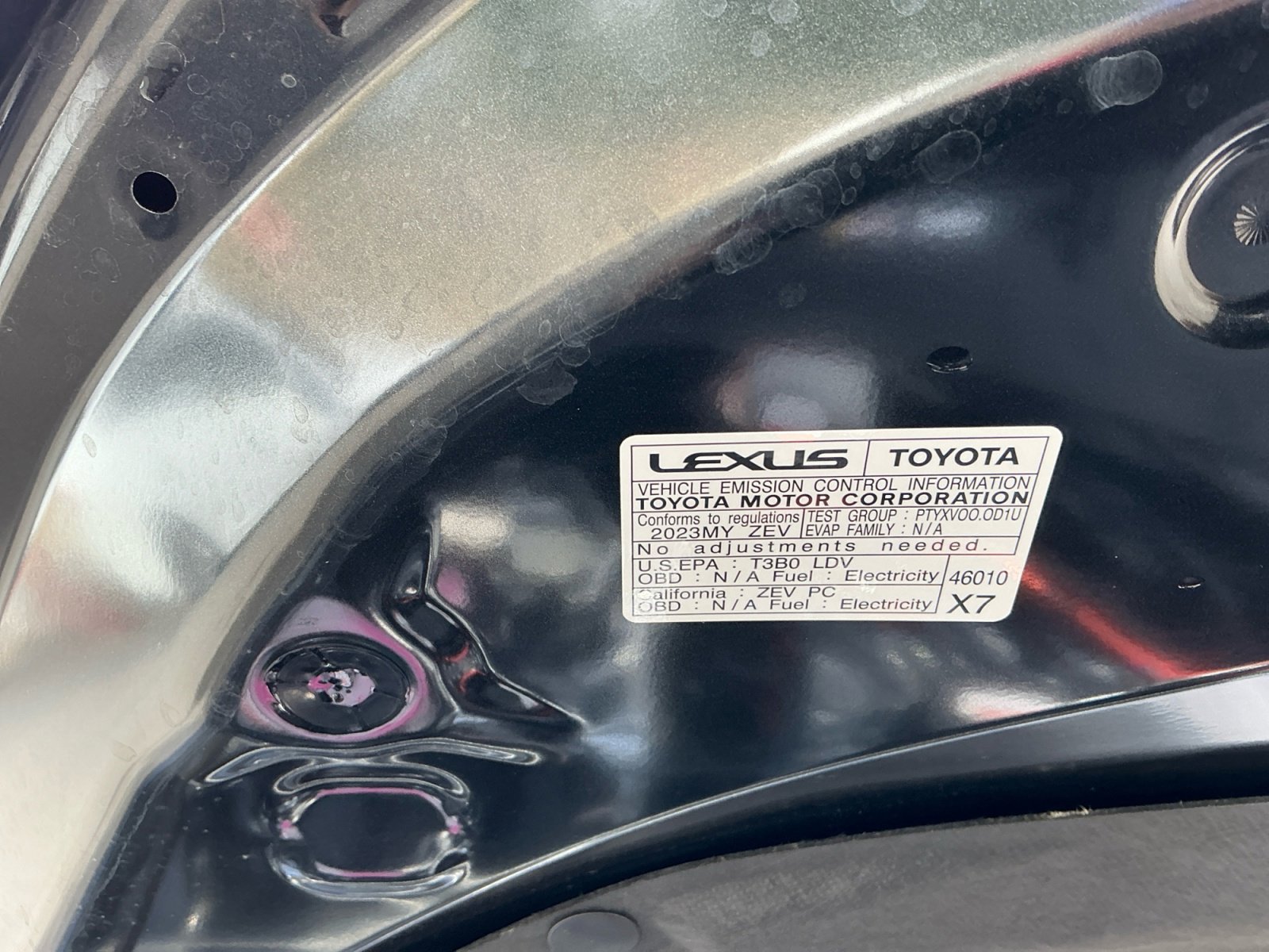 Used 2023 Lexus RZ 450e Premium w/ Accessory Package (Z1) image 25