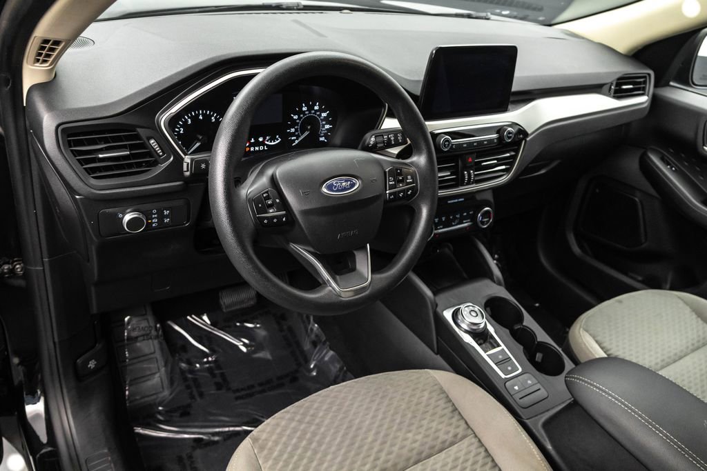 Used 2020 Ford Escape SE image 5
