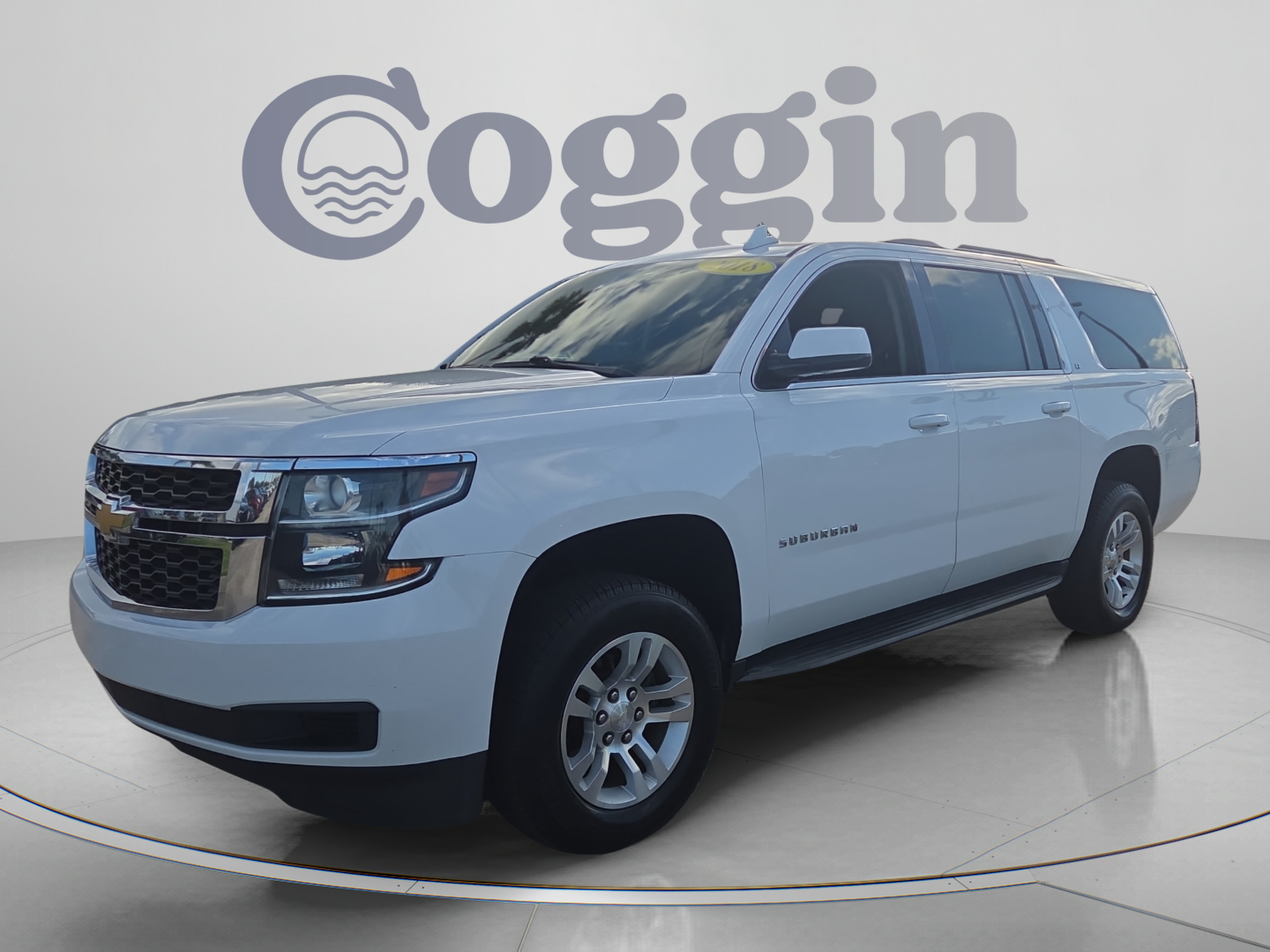 Used 2018 Chevrolet Suburban LT RWD image 1