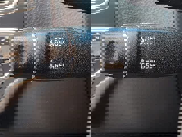 Used 2018 Mercedes-Benz C 300 Sedan image 41