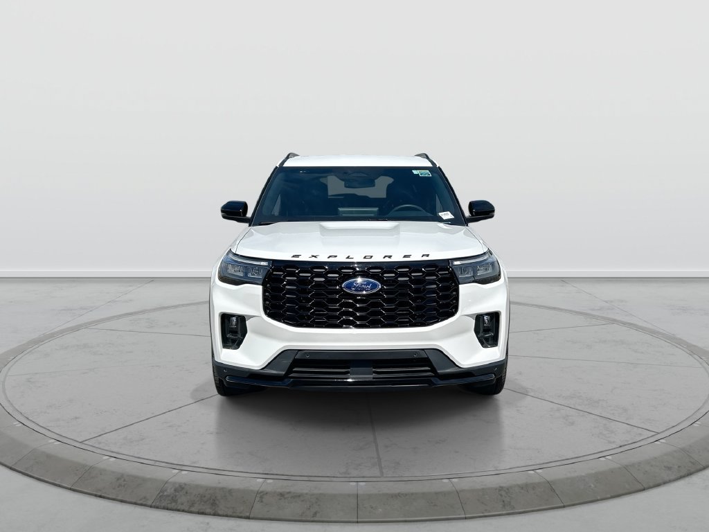 Used 2025 Ford Explorer ST-Line RWD image 3