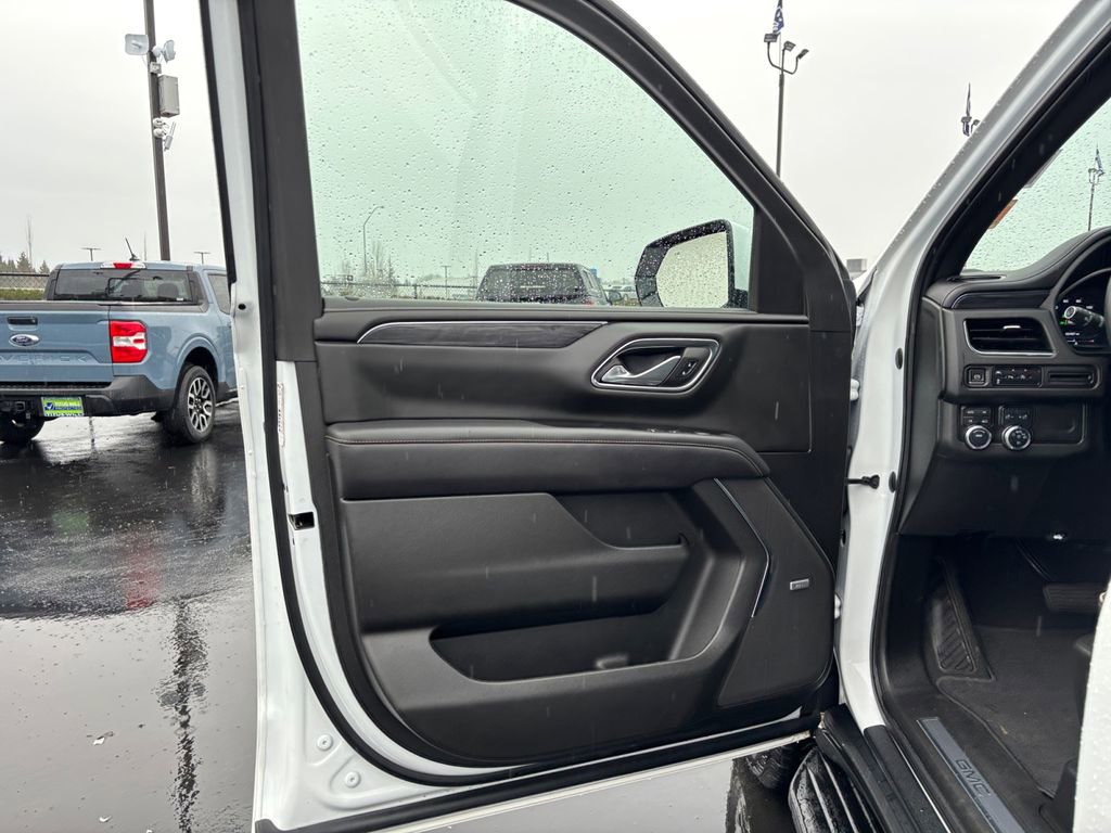 Used 2023 GMC Yukon SLT image 23