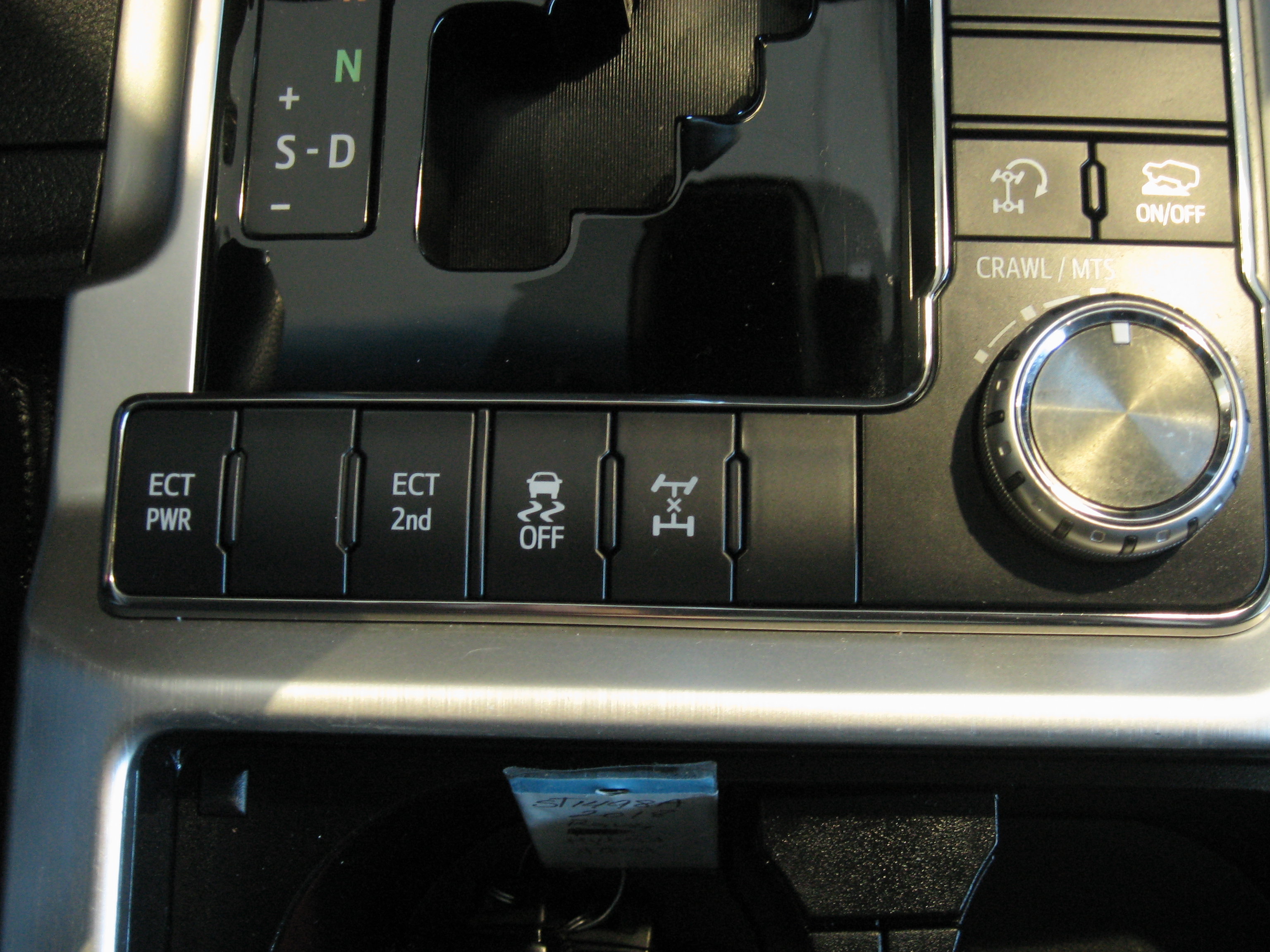 Used 2018 Toyota Land Cruiser image 18