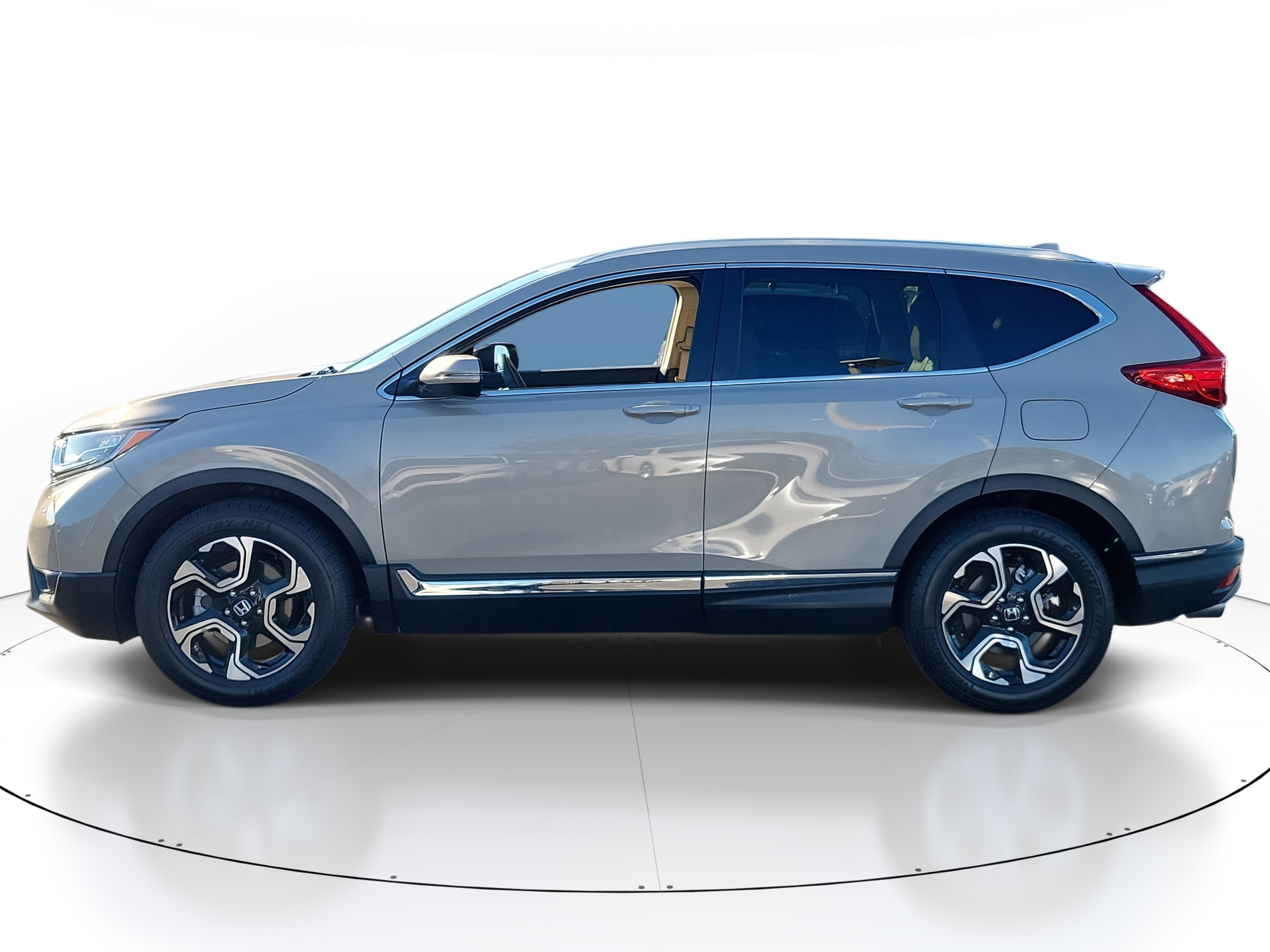 Used 2018 Honda CR-V Touring image 3