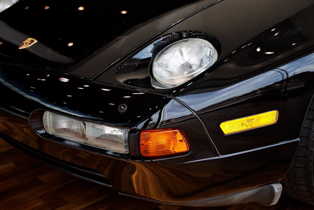 Used 1994 Porsche 928 GTS RWD image 16
