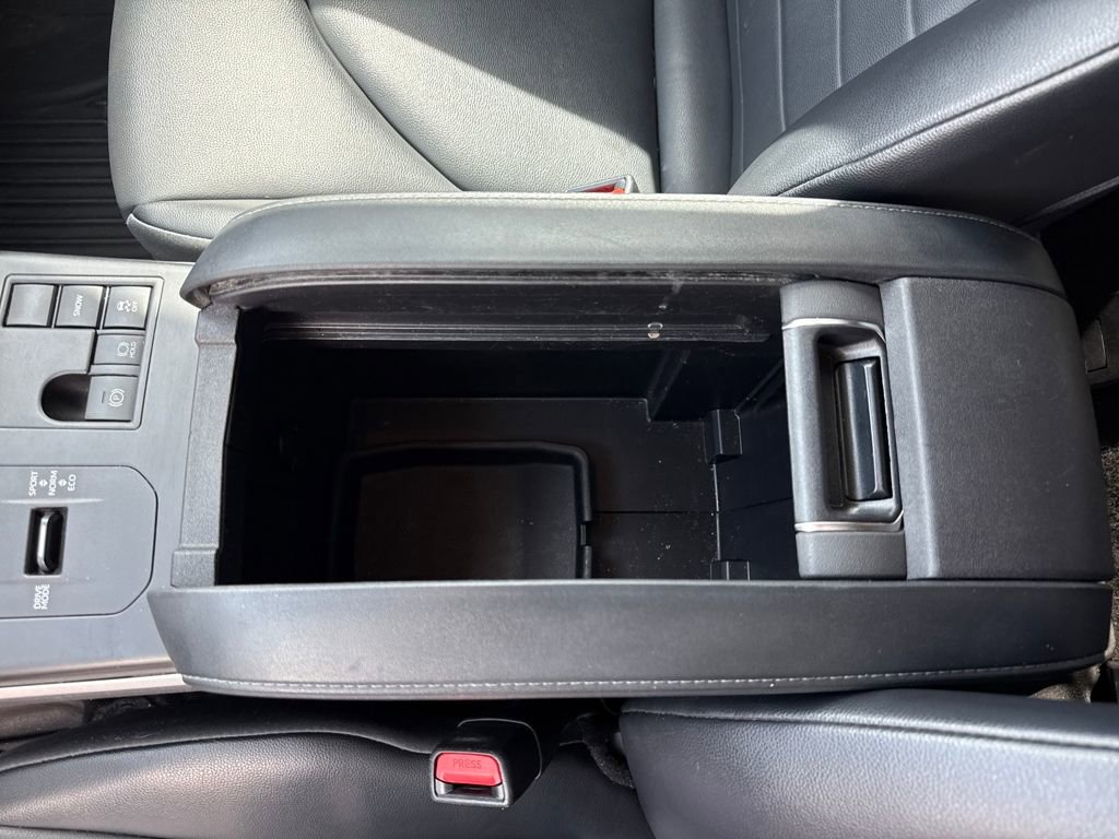 Used 2023 Toyota Highlander XLE FWD image 30