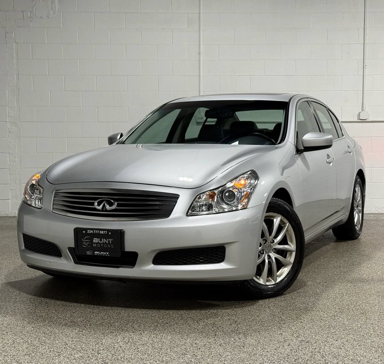 Used 2009 INFINITI G37 x Sedan w/ Premium Pkg AWD/4WD image 2