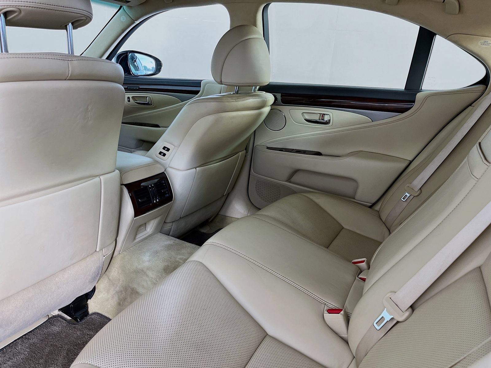 Used 2017 Lexus LS 460 w/ Comfort Package RWD image 33
