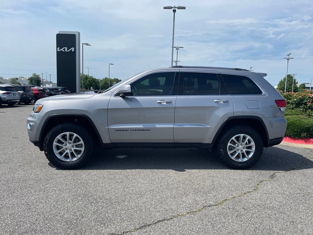 Used 2021 Jeep Grand Cherokee Laredo AWD/4WD image 4