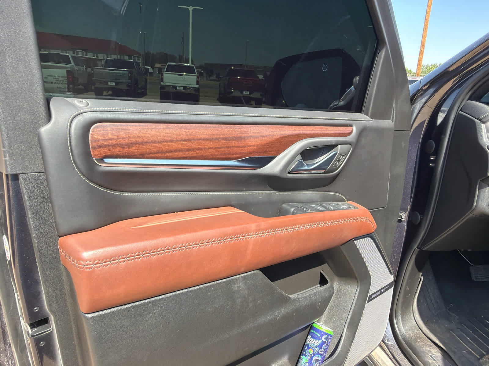 Used 2023 GMC Yukon XL Denali Ultimate AWD/4WD image 14