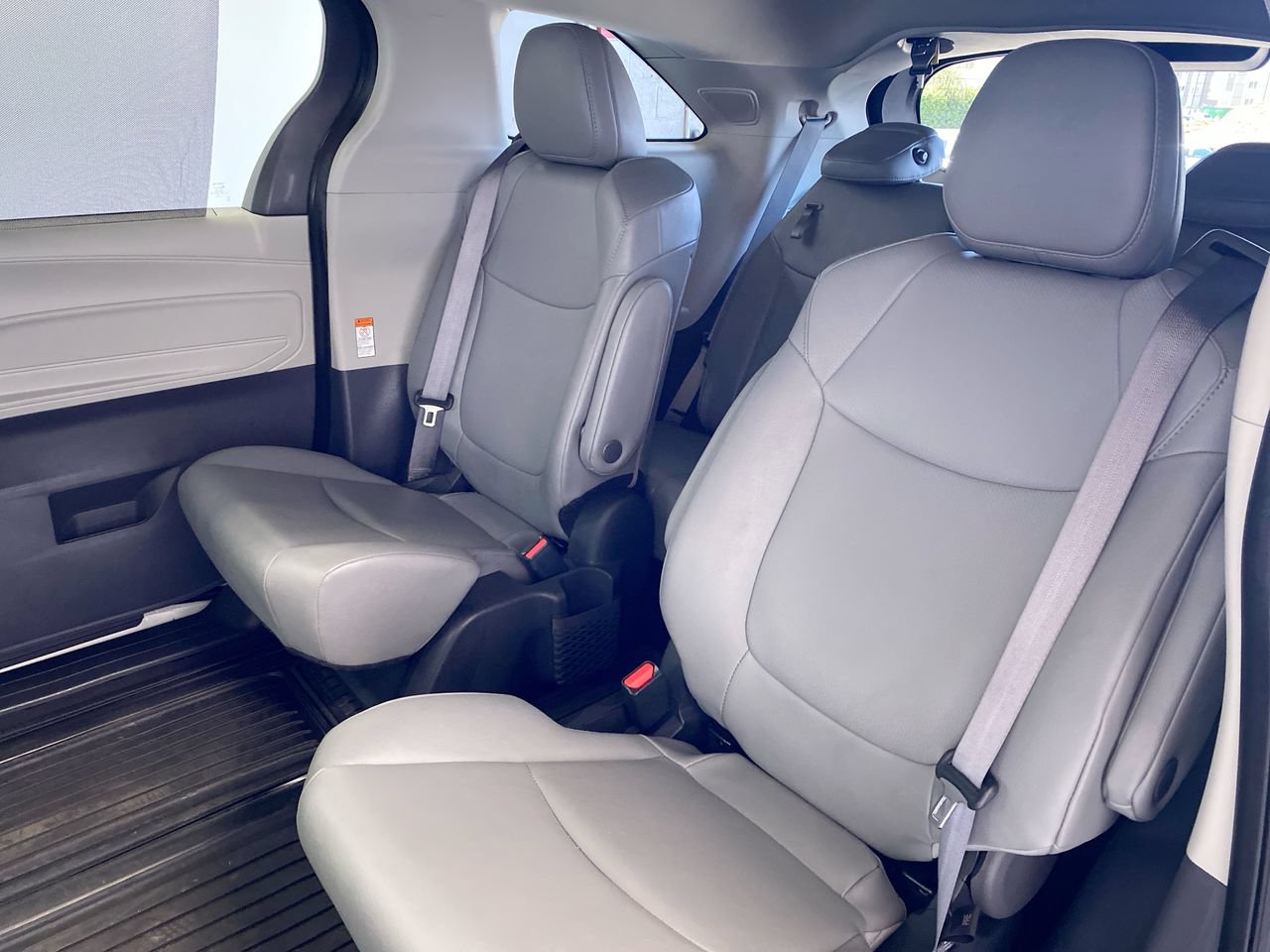 Used 2024 Toyota Sienna XLE w/ XLE Plus Package AWD/4WD image 35