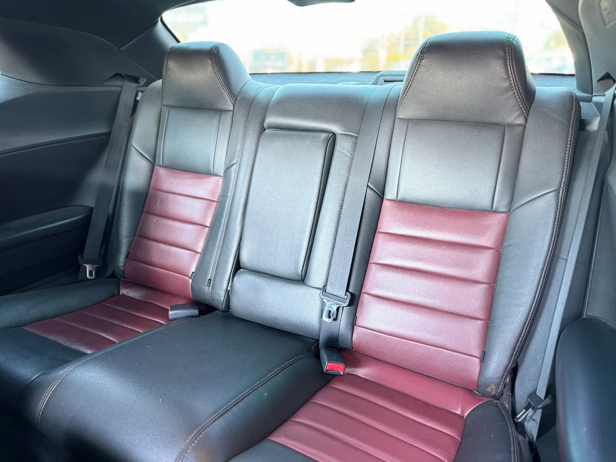 Used 2012 Dodge Challenger R/T image 32