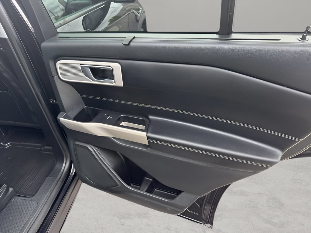 Used 2021 Ford Explorer Limited AWD/4WD image 11