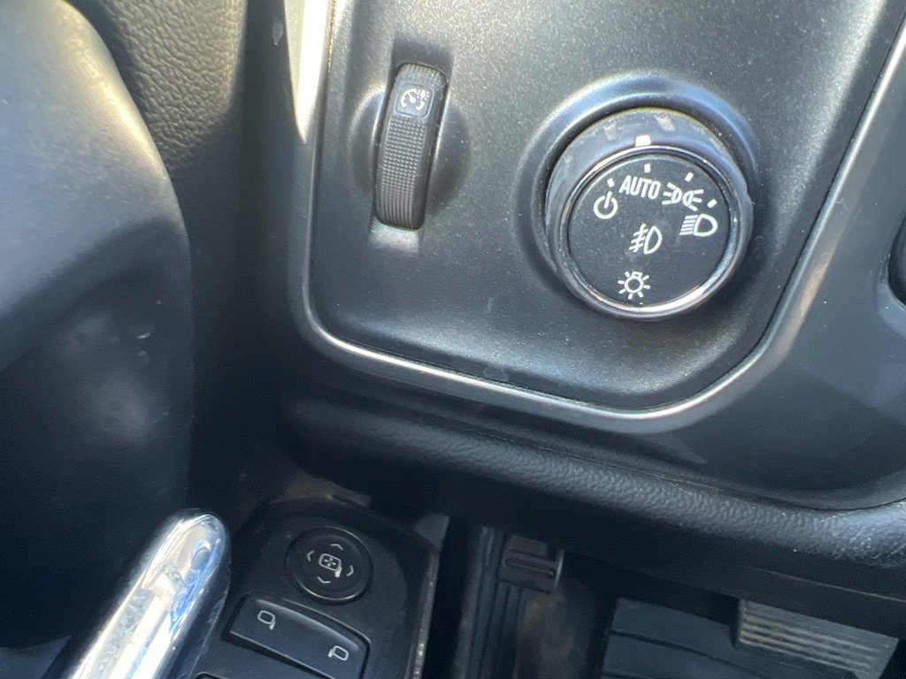 Used 2018 Chevrolet Silverado 1500 LT w/ All Star Edition image 20