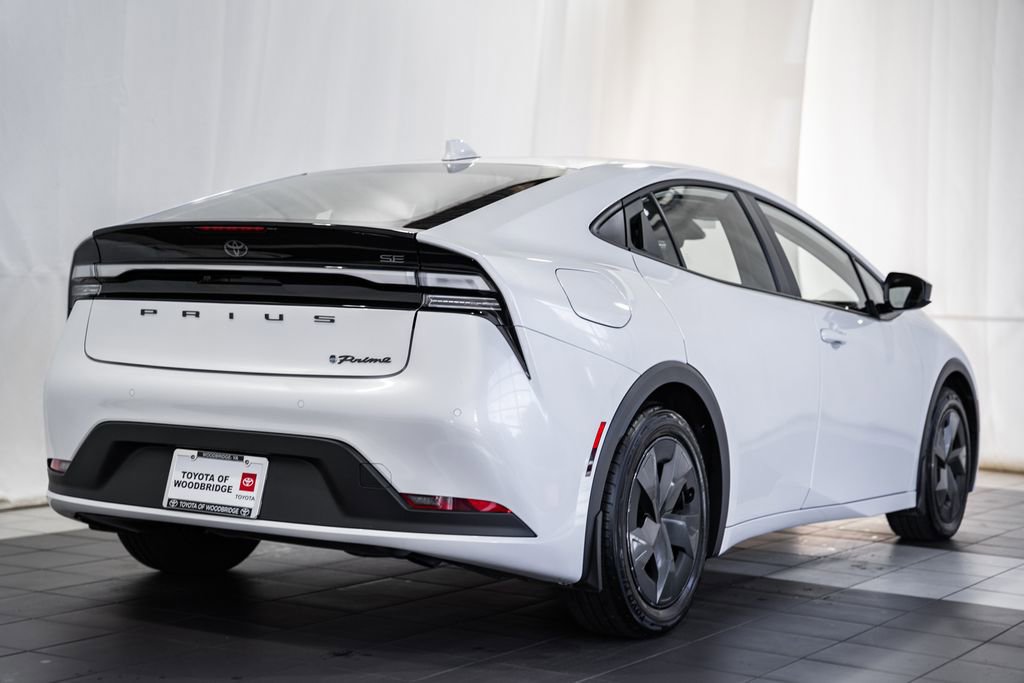 Used 2024 Toyota Prius Prime SE image 4