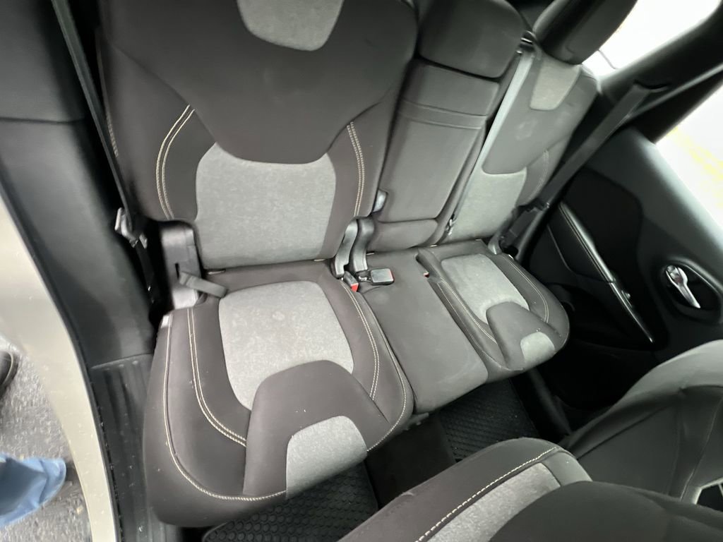 Used 2015 Jeep Cherokee Sport w/ Cold Weather Group image 26