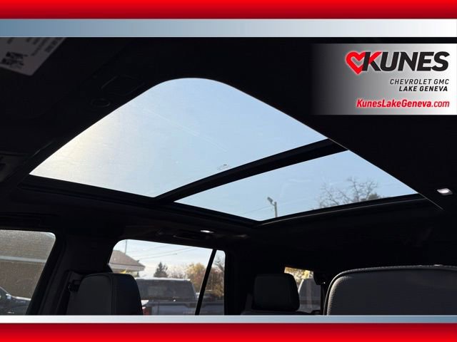 Used 2022 GMC Yukon Denali w/ Denali Premium Package image 33