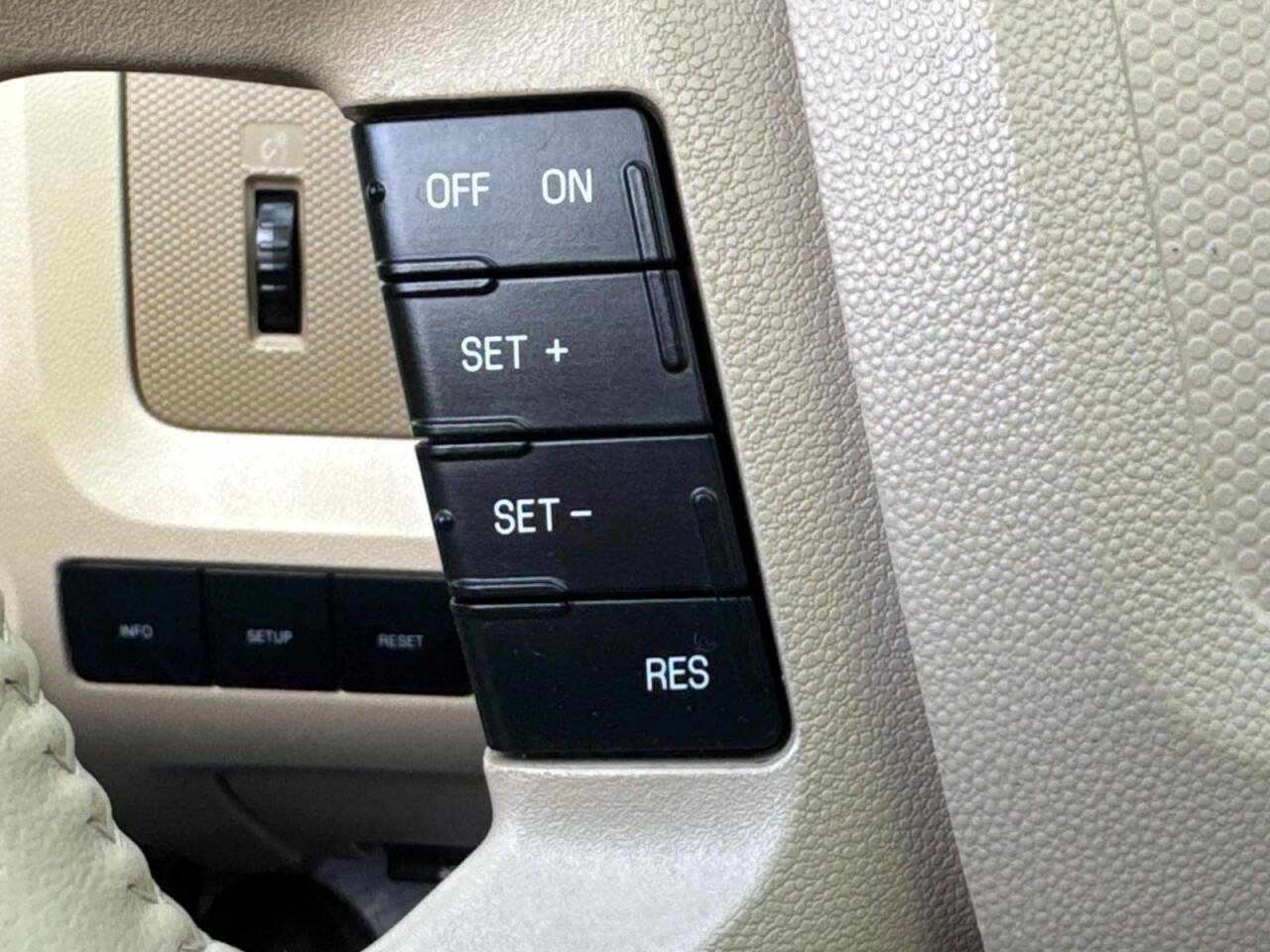Used 2010 Ford Escape Limited FWD image 19