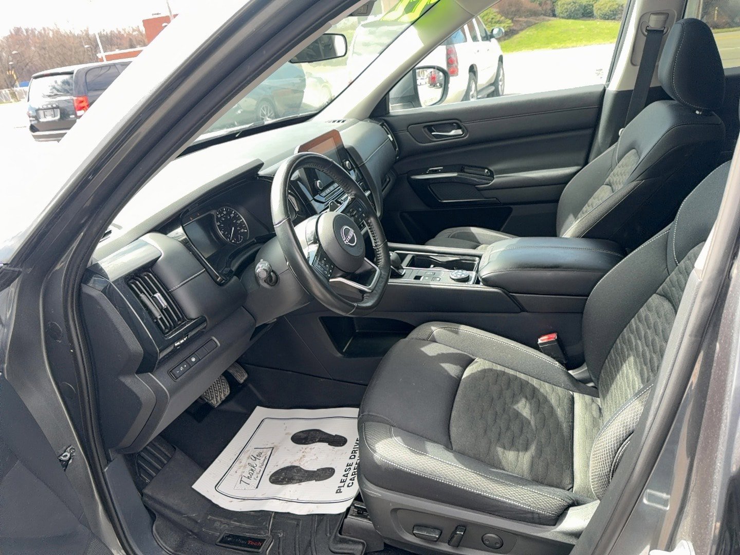 Used 2022 Nissan Pathfinder SV AWD/4WD image 18