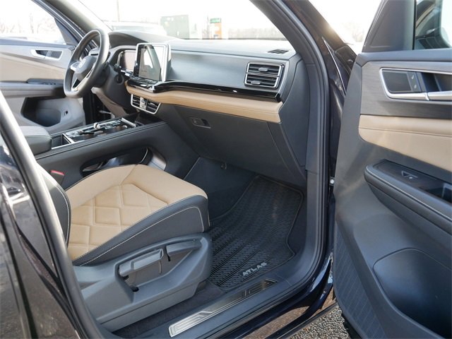 Certified 2024 Volkswagen Atlas Cross Sport SE image 19